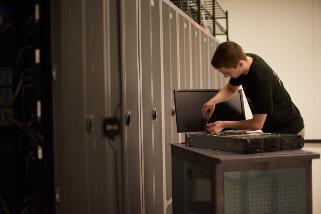 24/7/365 niveau 3-technici ter plaatse